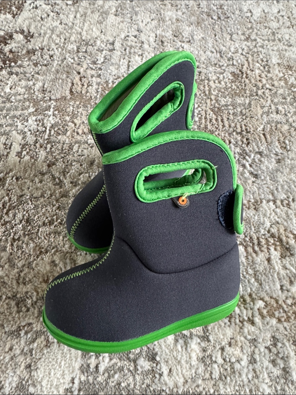 Bogs Kids Black and Bright Green Neoprene Pull-On Boots 6T